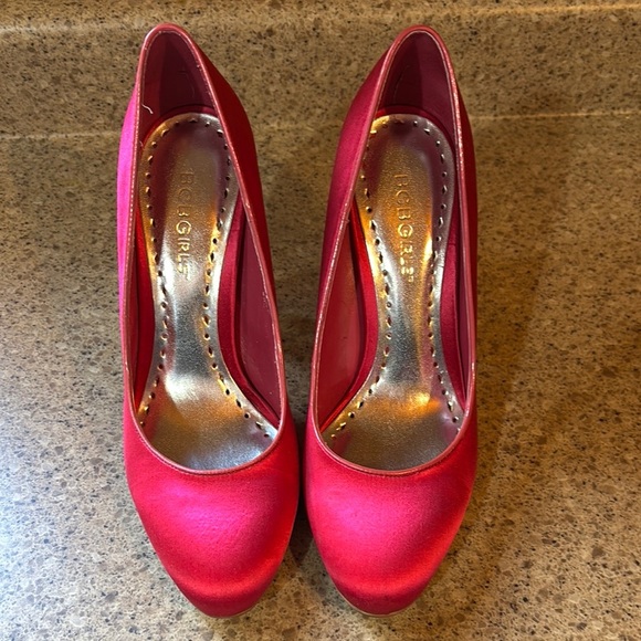 BCBGirls Pink High Heeled Pumps with Metallic Gold Accents - Picture 8 of 9